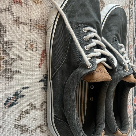 Size 10 SPERRY loafers - Picture 4 of 9